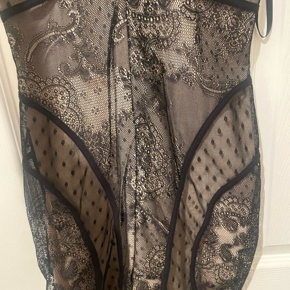 BEBE lace dress size small - Picture 2 of 5